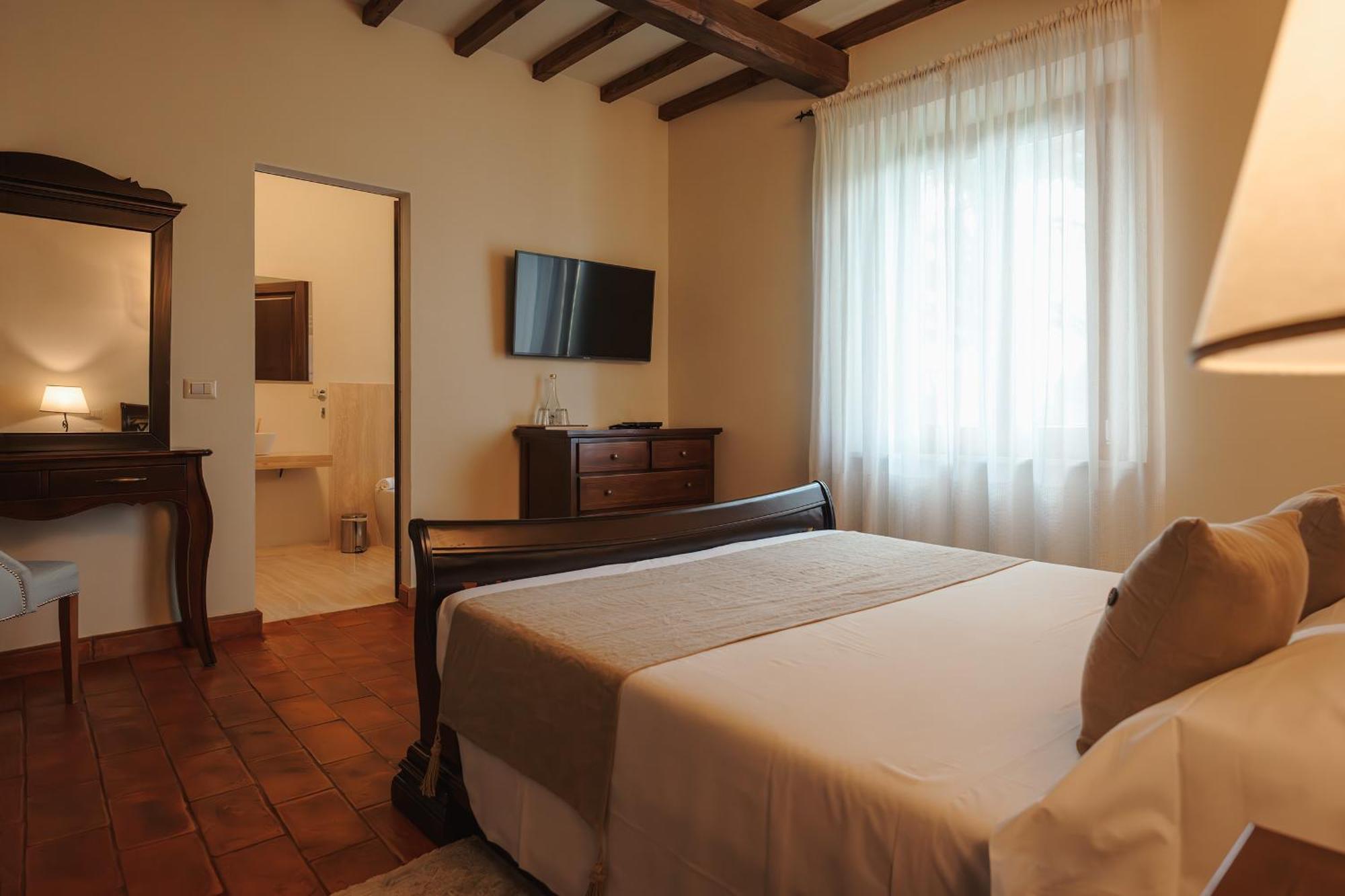 Wine Estate Rooms Paradiso Di Cacuci Montalcino Exterior photo